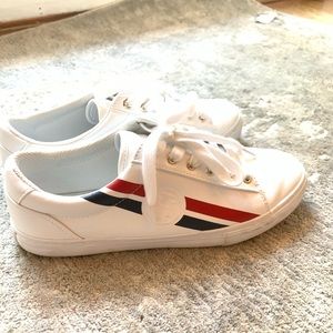 Tommy Hilfiger white sneakers